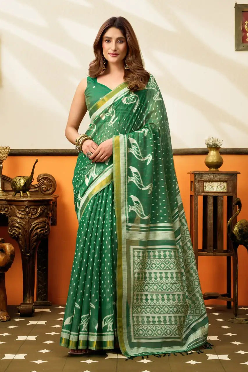 Green Jacquard Weaving Saree – Full Drape Front View KS365