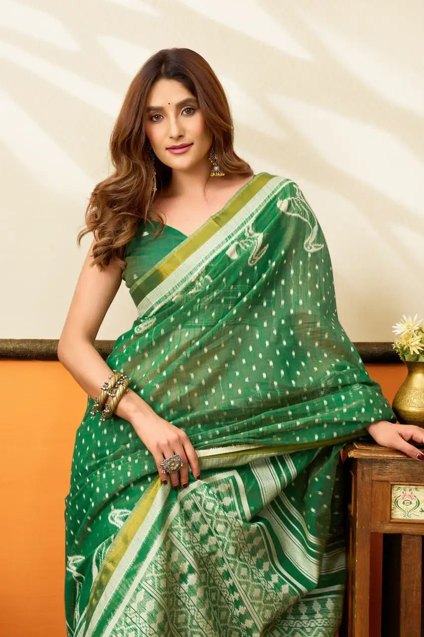 Green Jacquard Weaving Saree – Pallu Detail KS365