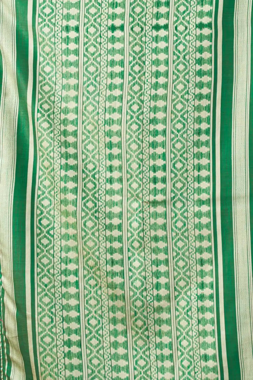 Green Jacquard Weaving Saree – Back Drape View KS365
