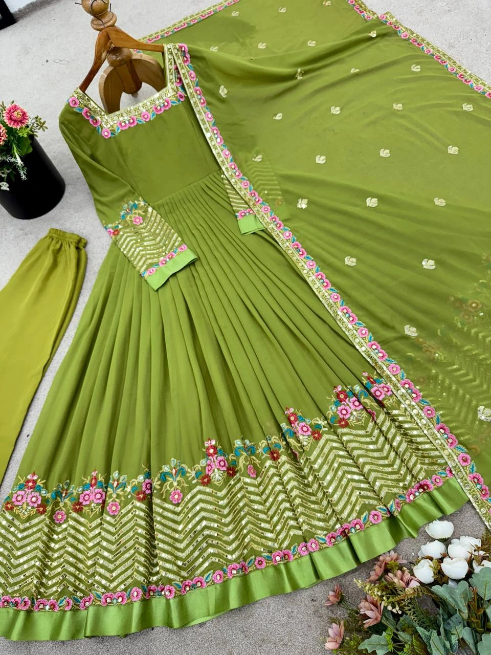 Green Anarkali Suit flatlay hanger pant dupatta display KU264