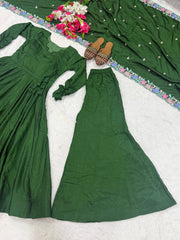 Green Suit KU319 palazzo and dupatta flat lay