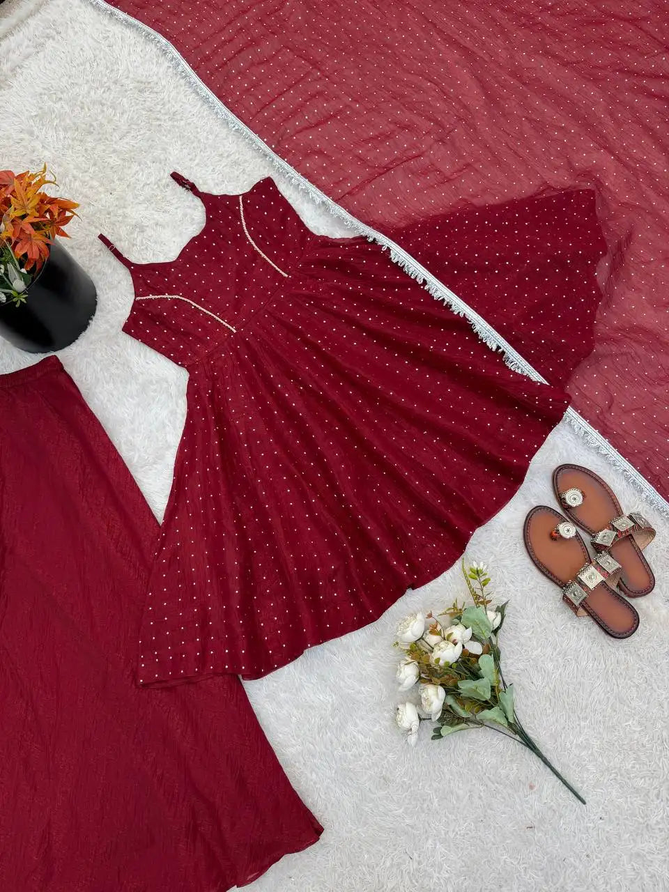 Maroon Jharkhand Work Suit KU257 lace border dupatta detail flat