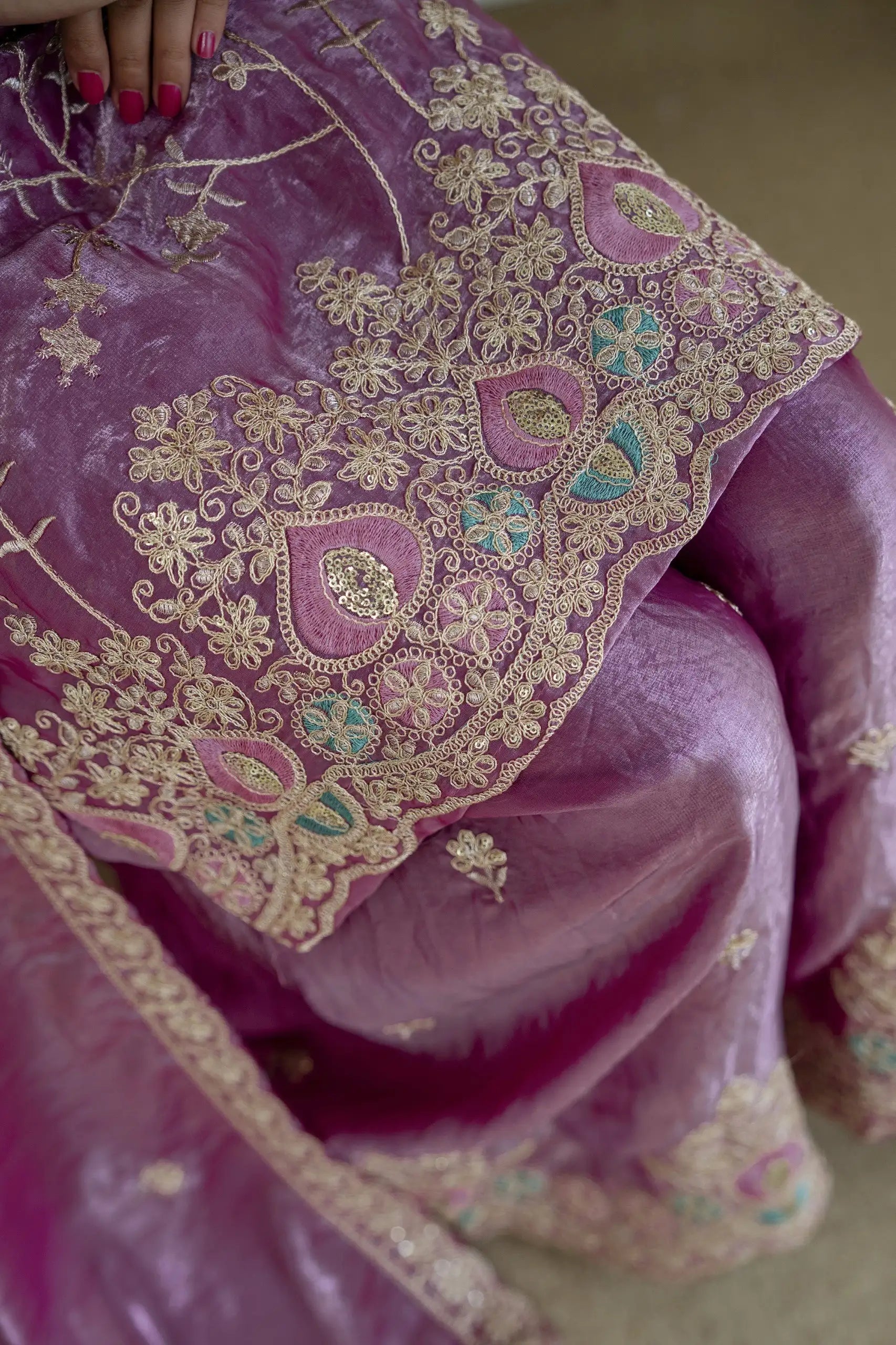 Mauve Sequins Embroidered Suit KU253 kurta hem border embroidery close-up