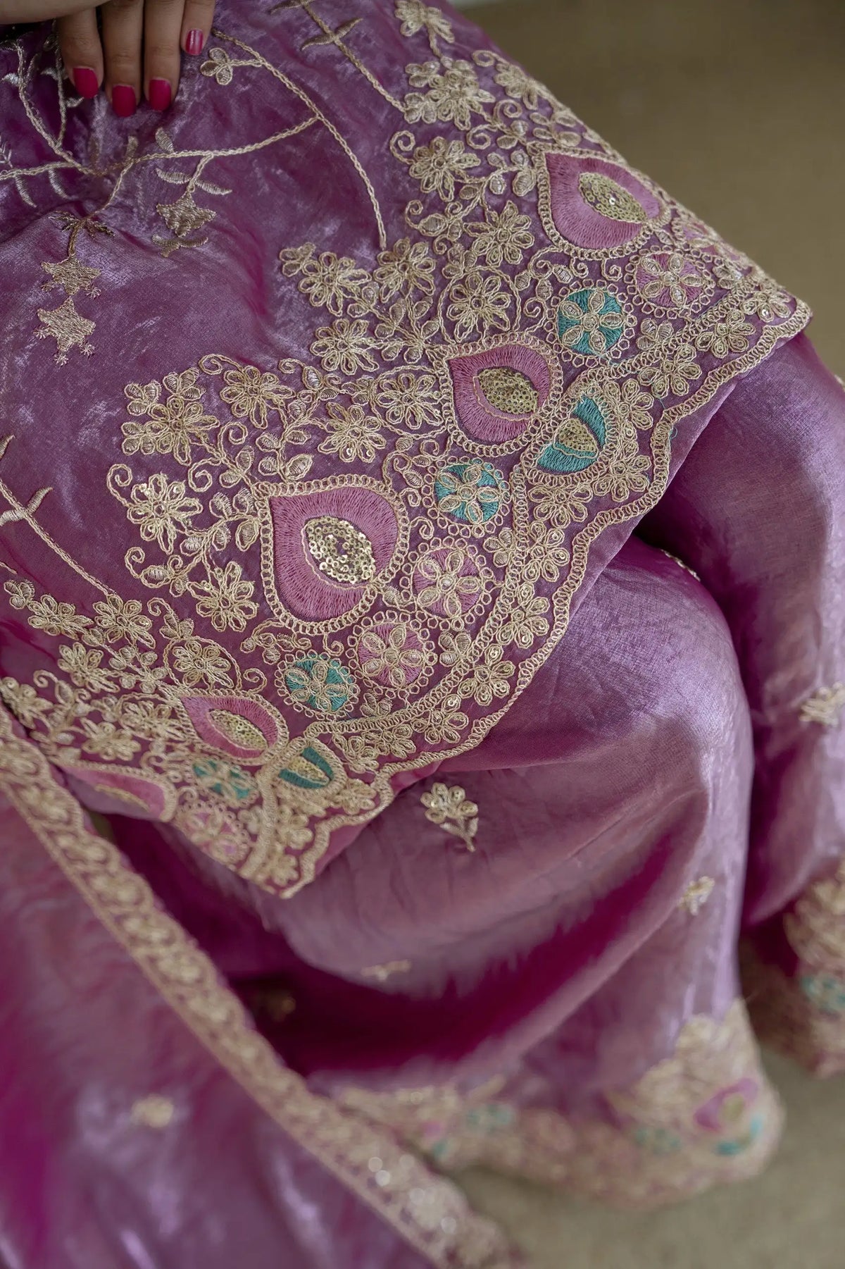 Mauve Sequins Embroidered Suit KU253 kurta hem border embroidery close-up