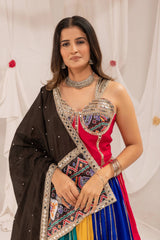 Patola Print Mirror Work choli close-up with black dupatta – KL206