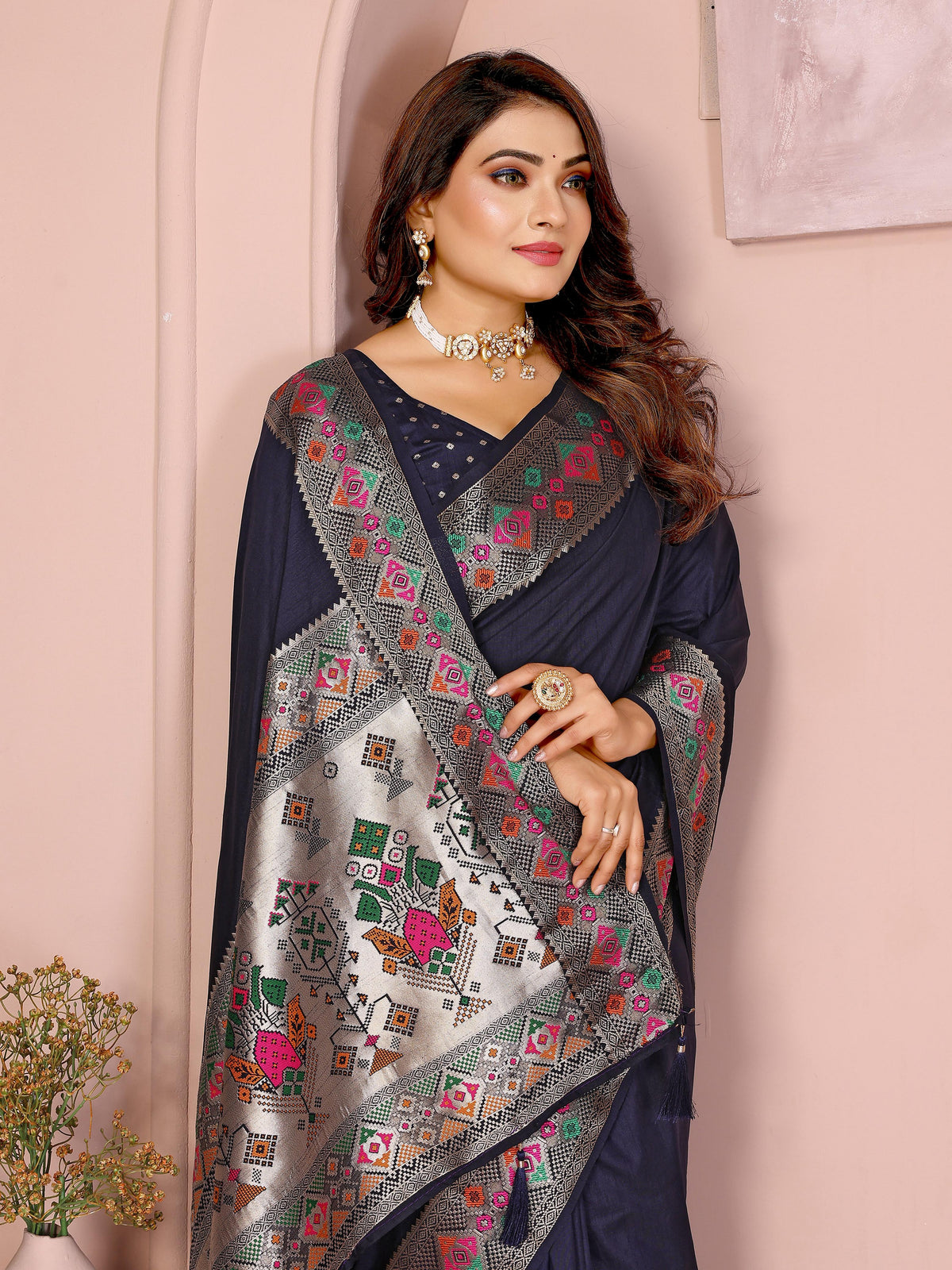 Navy Blue Zari & Minakari Weaving Paithani Silk Saree