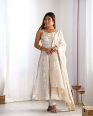 Off White Banarasi jacquard Anarkali suit with sweetheart neckline, front pose