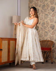 Off White Banarasi jacquard suit styled with zari border dupatta