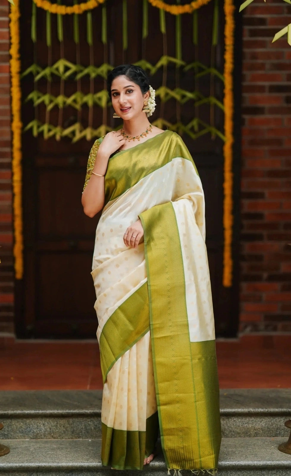 Off White Jacquard Work Saree Soft Lichi Silk Blend KS414 – full length view