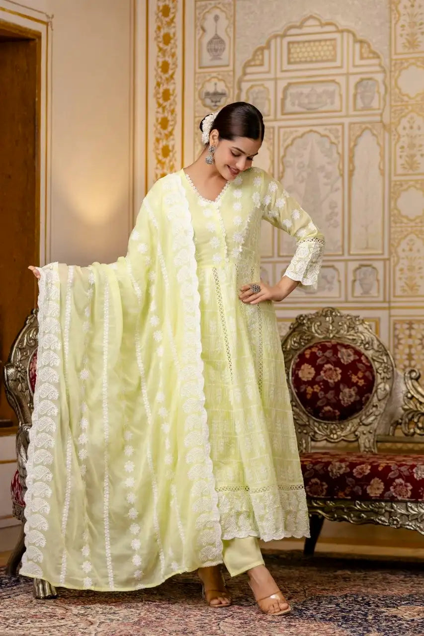 Pale Yellow Mul Cotton Blend Suit 3/4 View Dupatta Flowing – KU261