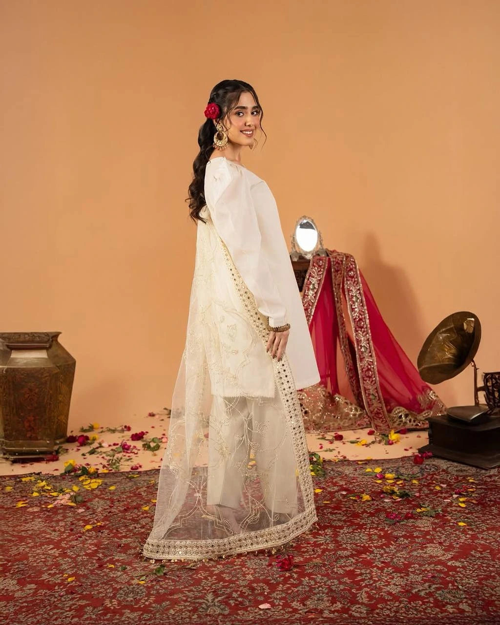 White Fancy Lace Border Natural Crepe Silk Suit