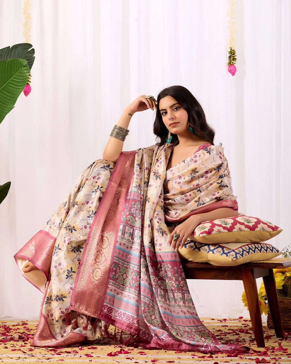 Buy Dark Pink Floral Weaving Lichi Silk Saree | Kalyanja
