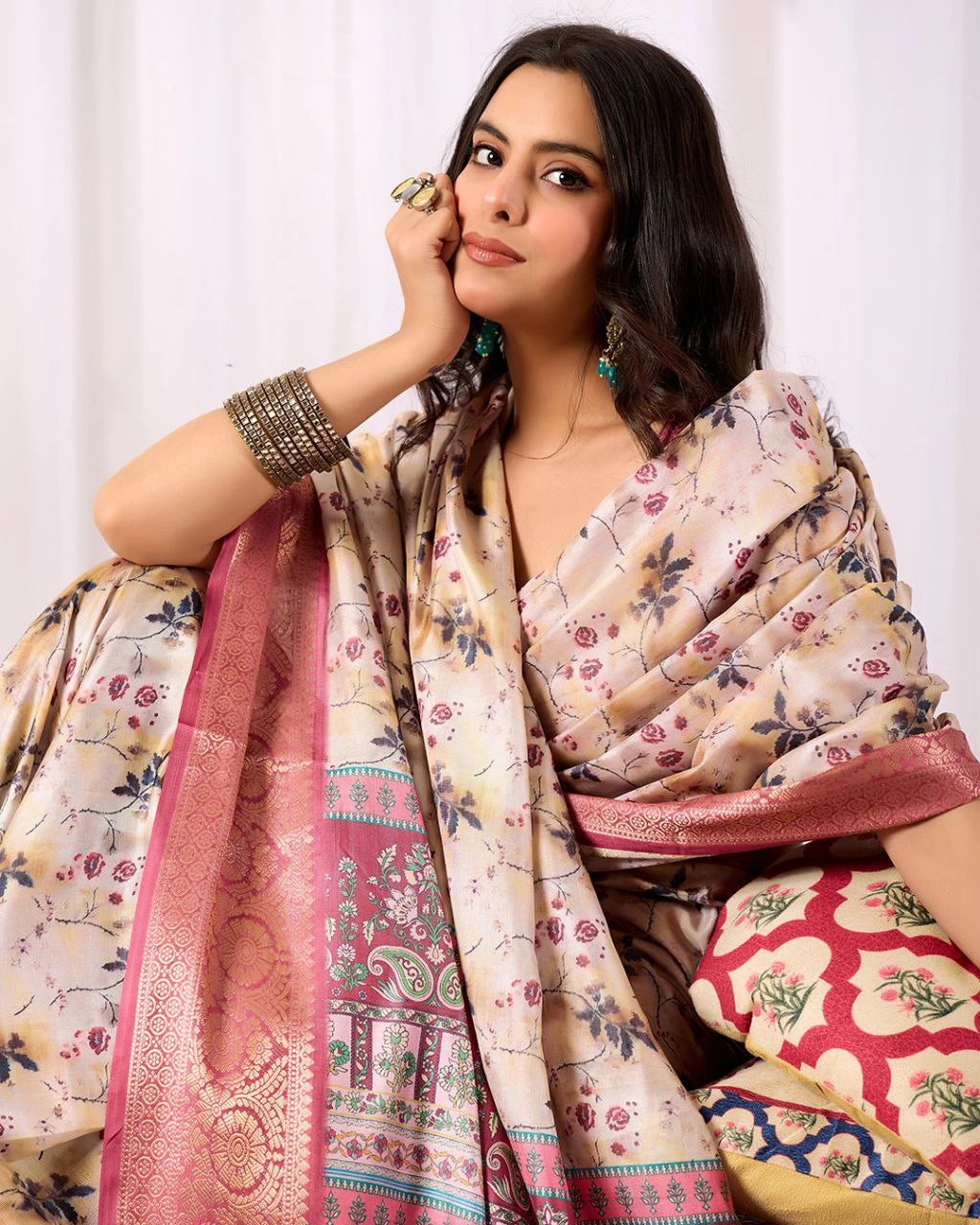 Buy Dark Pink Floral Weaving Lichi Silk Saree | Kalyanja
