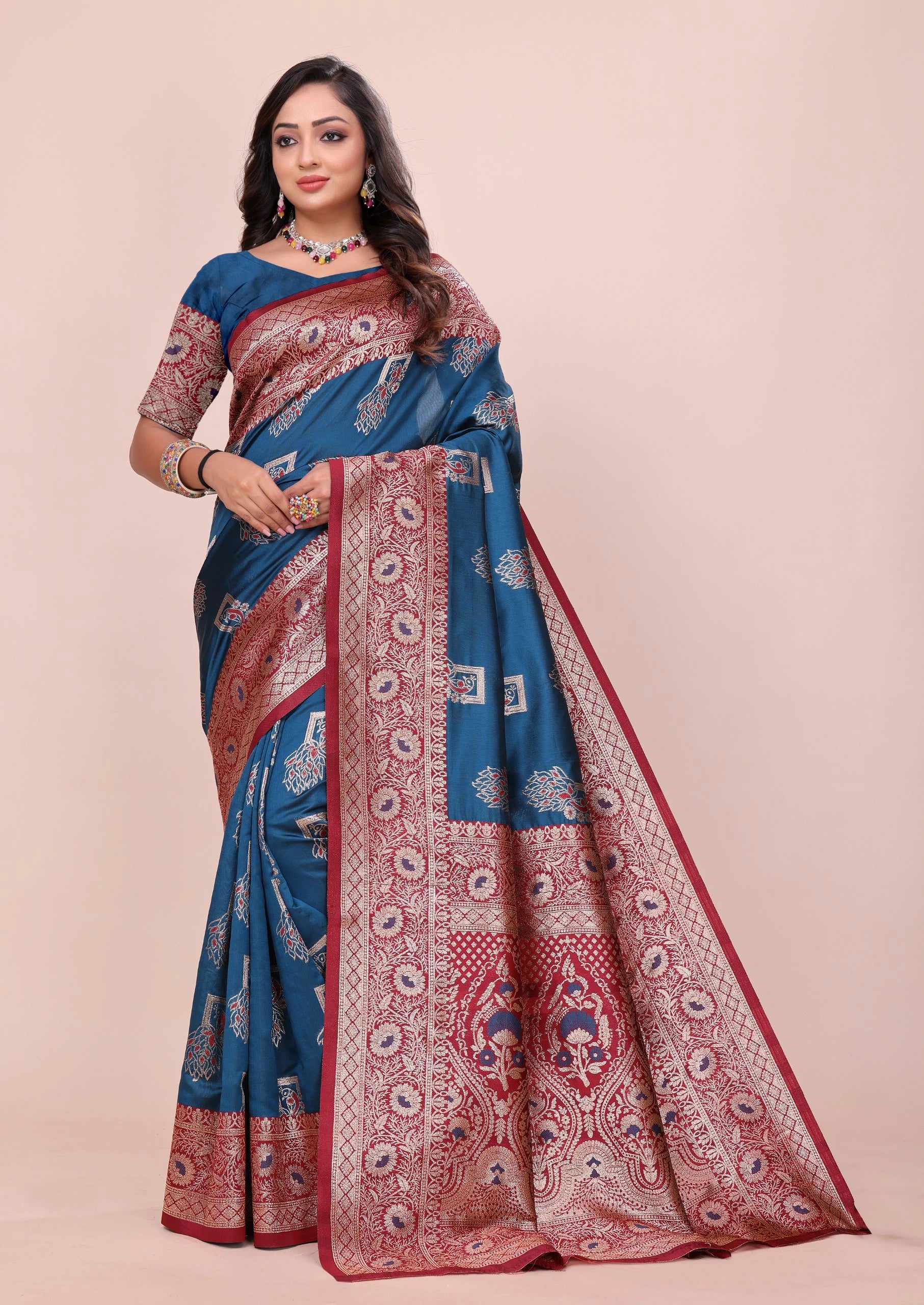 Avni Zari Weaving Saree.