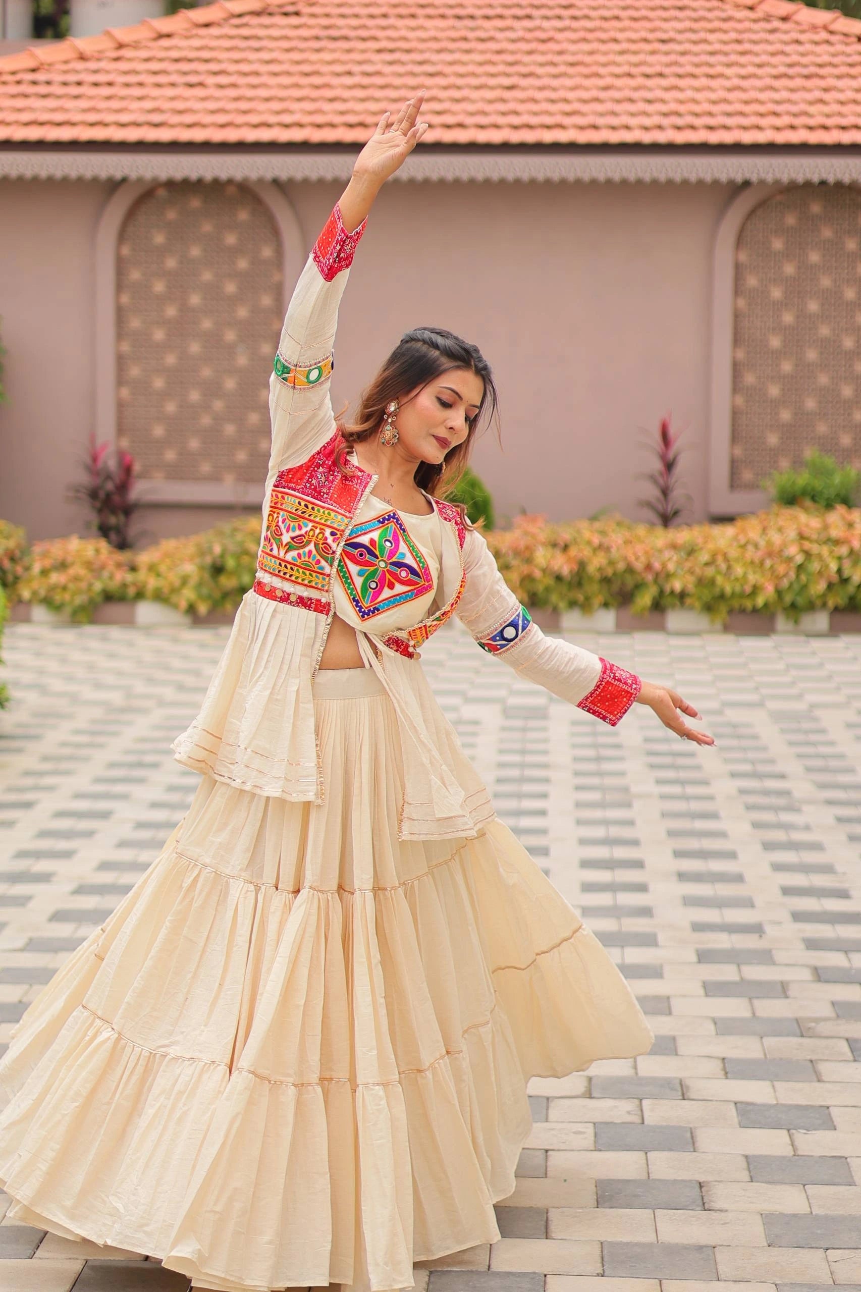 white cotton Navratri chaniya choli set