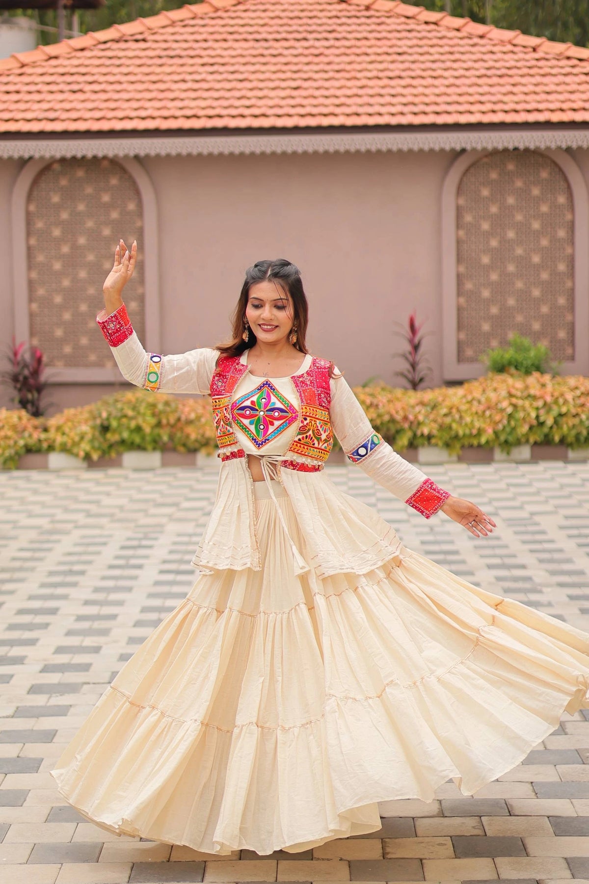 white cotton Navratri chaniya choli set