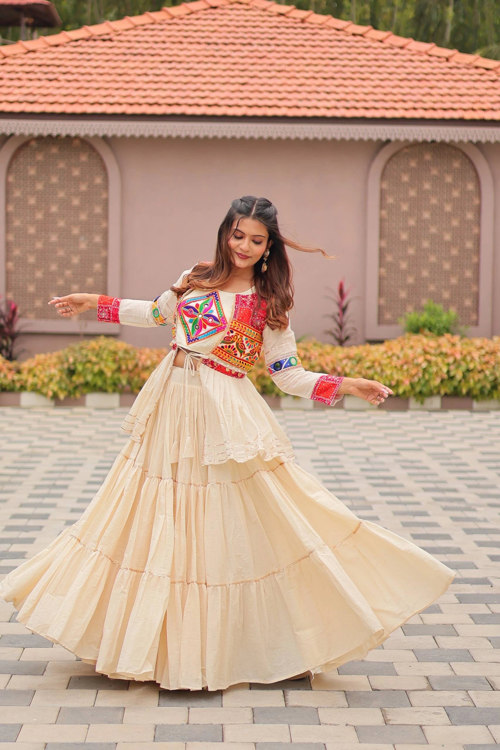 white cotton Navratri chaniya choli set
