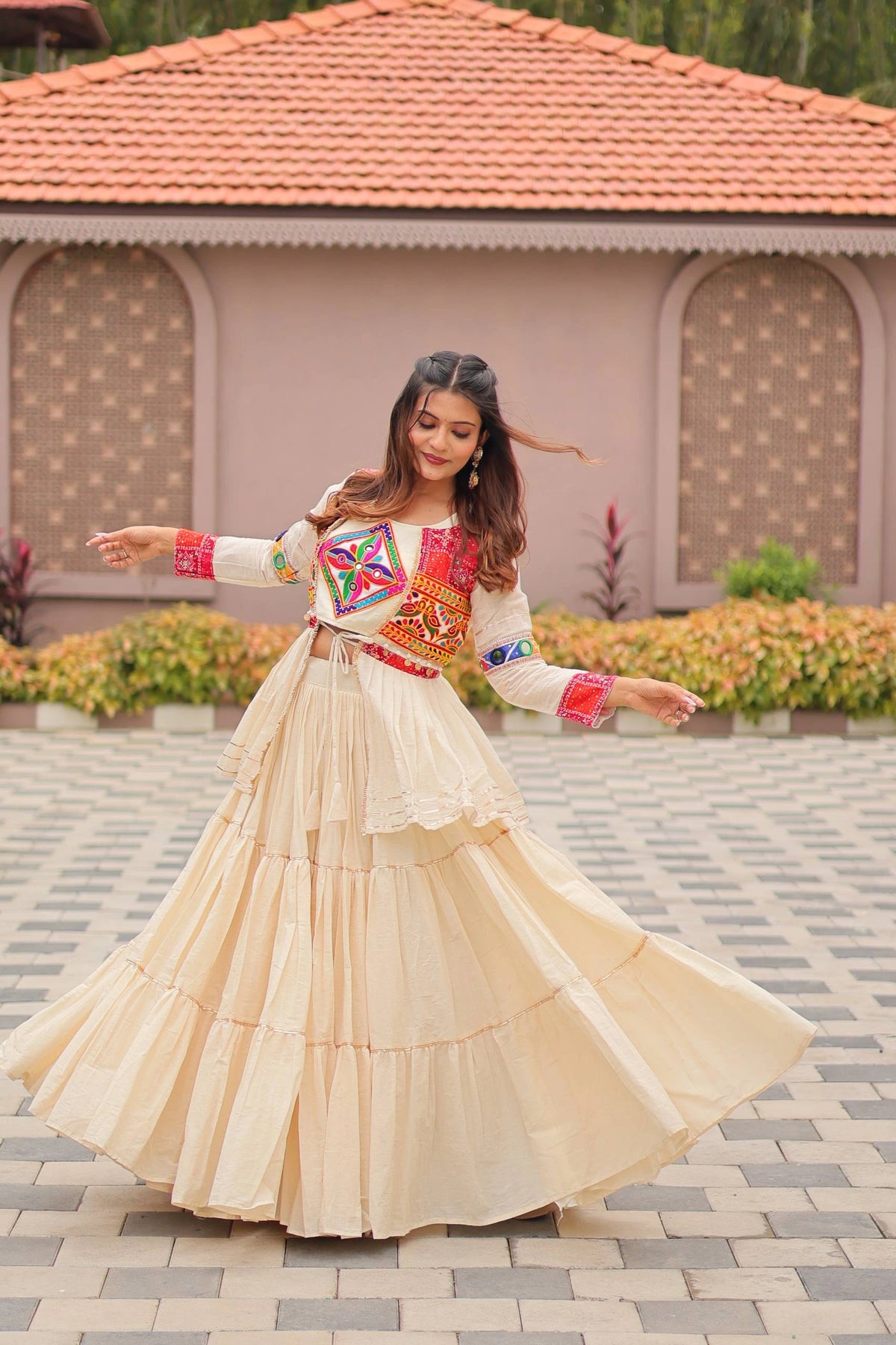 white cotton Navratri chaniya choli set