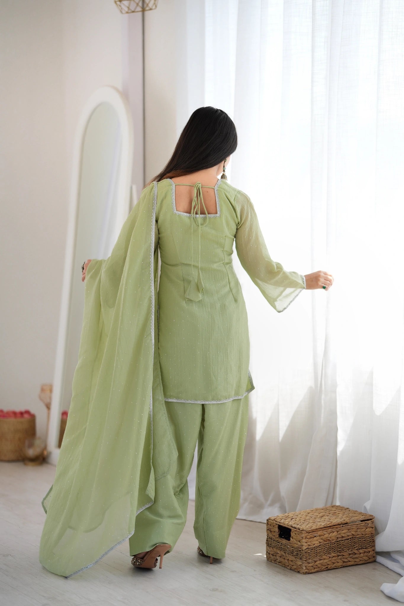 Pista green suit - U-back with tie-up back view