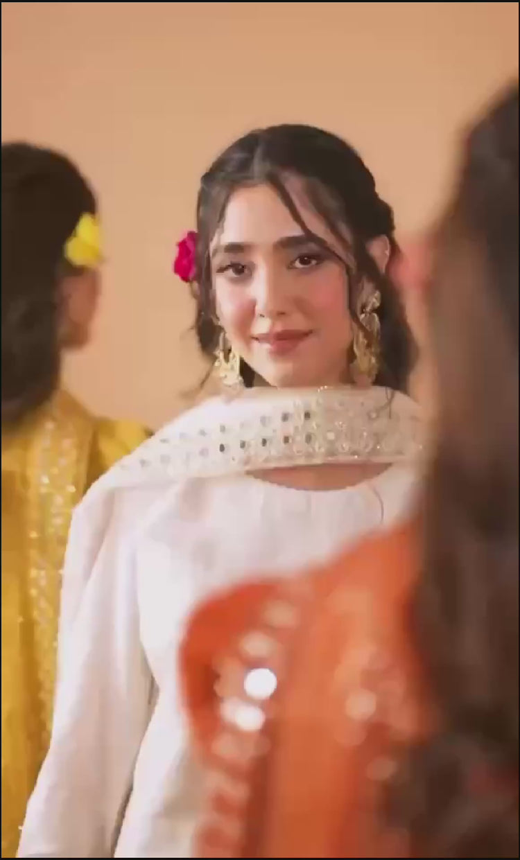 Musterd Yellow Fancy Lace Border Natural Crepe Silk Suit