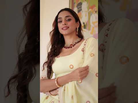 Off-White Vichitra Silk Lehenga