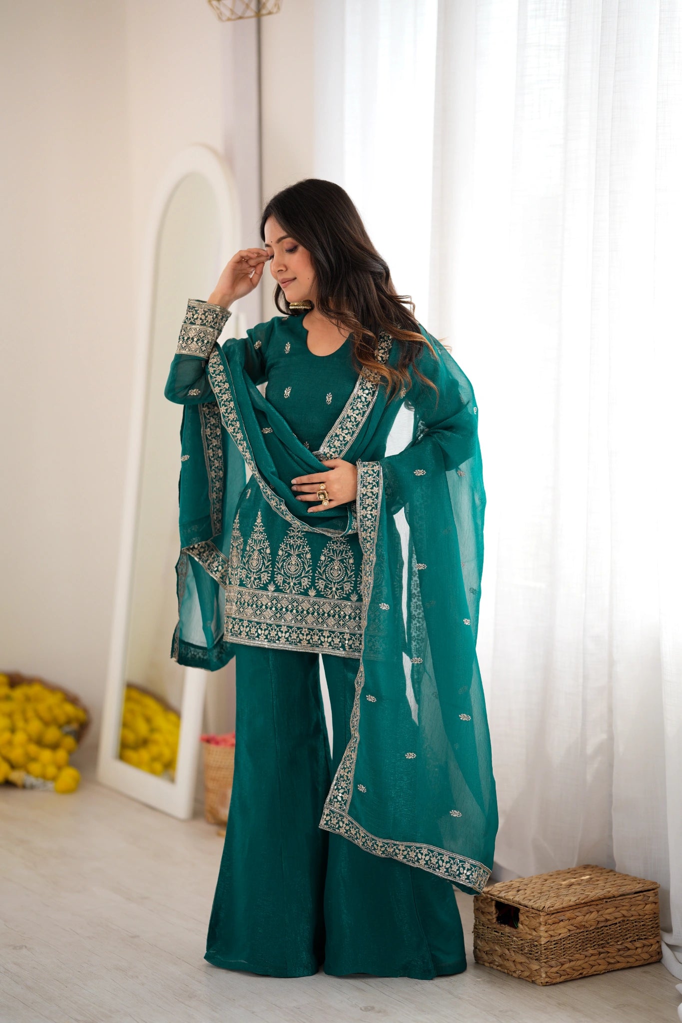 Rama suit - U-neck full sleeve front