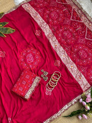 Rani bandhani saree zari strip and scalloped lace edge close-up – Kalyanja KS408