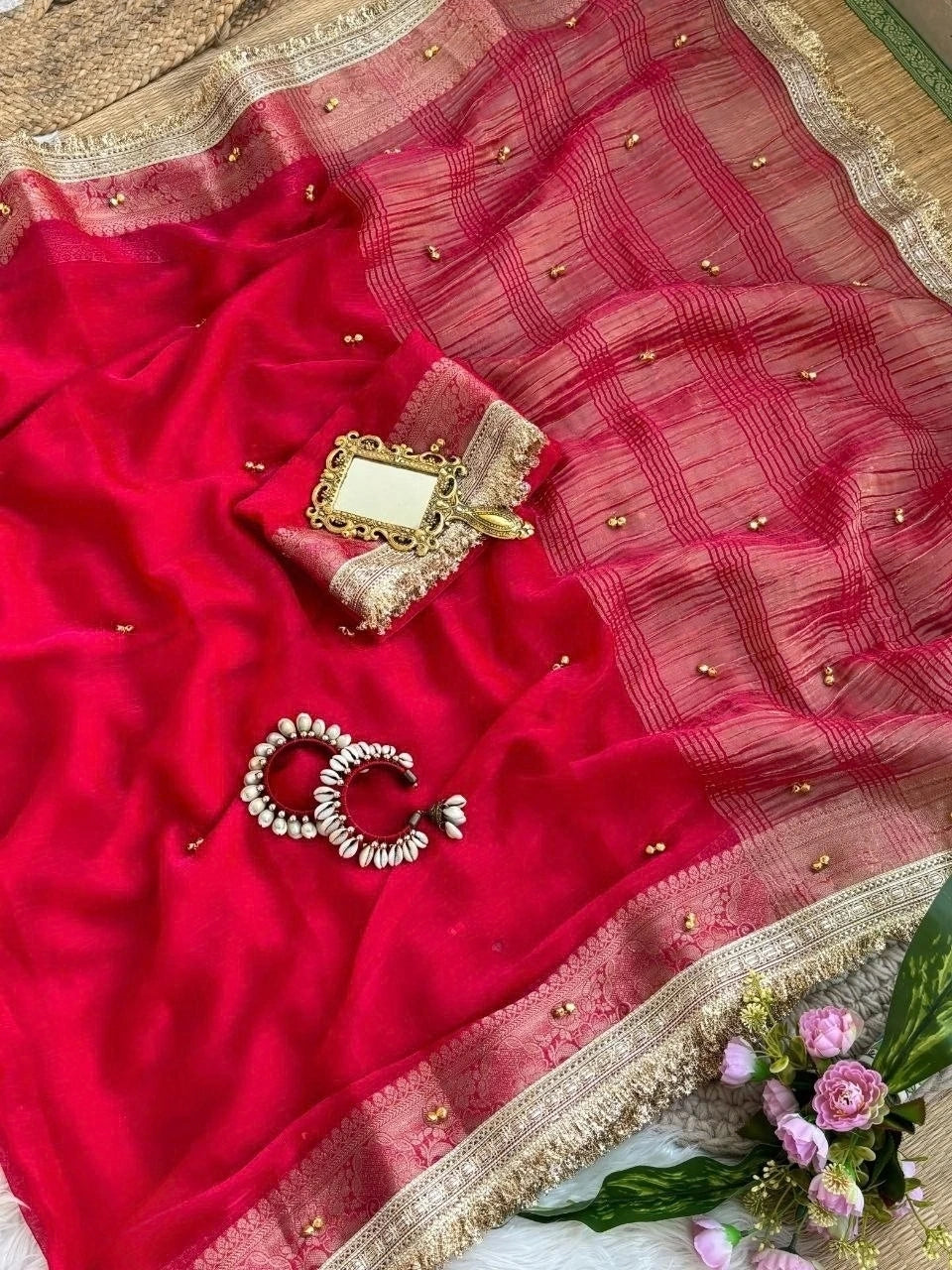 Rani saree with gold lace border and blouse piece flat lay – Kalyanja KS406