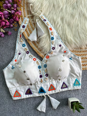 White Handwork Mirror Work Blouse front view – V-neck cowrie shells mirrors KB43 Kalyanja