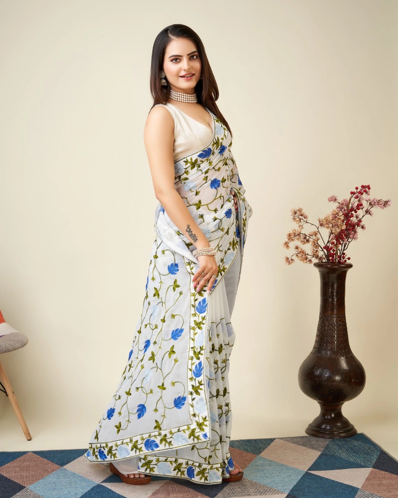 White Kashmiri Work Saree – piping border detail – KS398