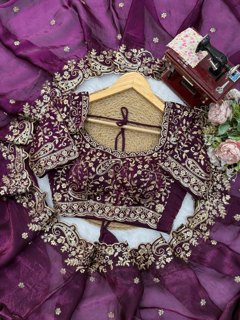 Wine saree scalloped embroidered border corner detail