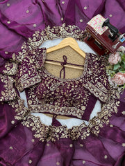 Wine saree scalloped embroidered border corner detail