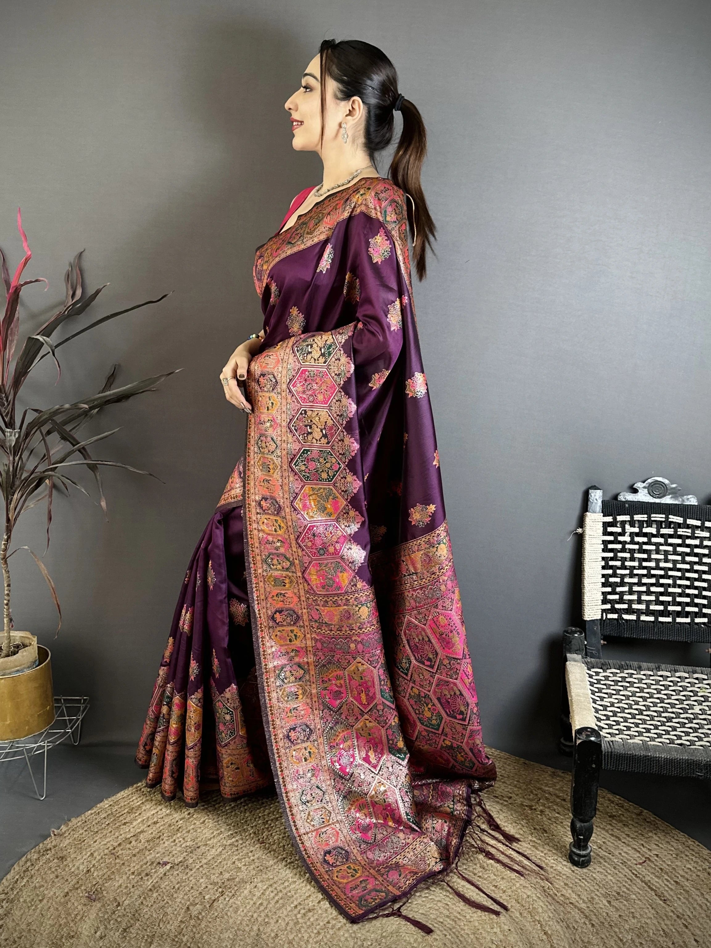 Wine Zari Weaving Saree side view – KS372