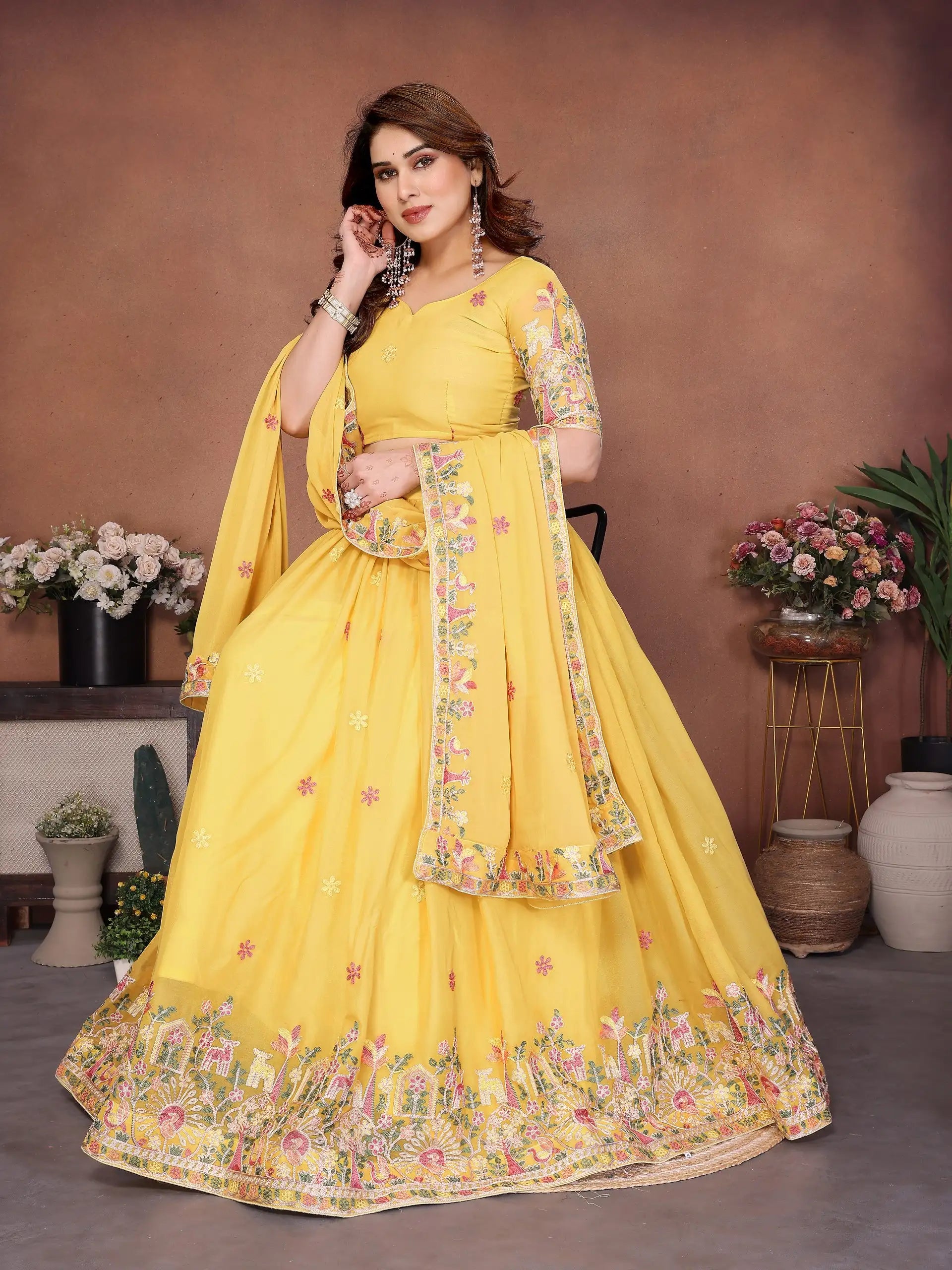 Yellow Cut Work Lehenga choli sleeve embroidery close-up V-neck detail – Kalyanja KL171