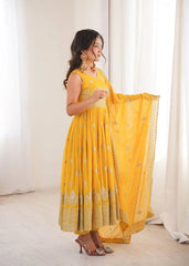 Yellow Sequins Embroidered Suit Dupatta Detail KU271 Kalyanja